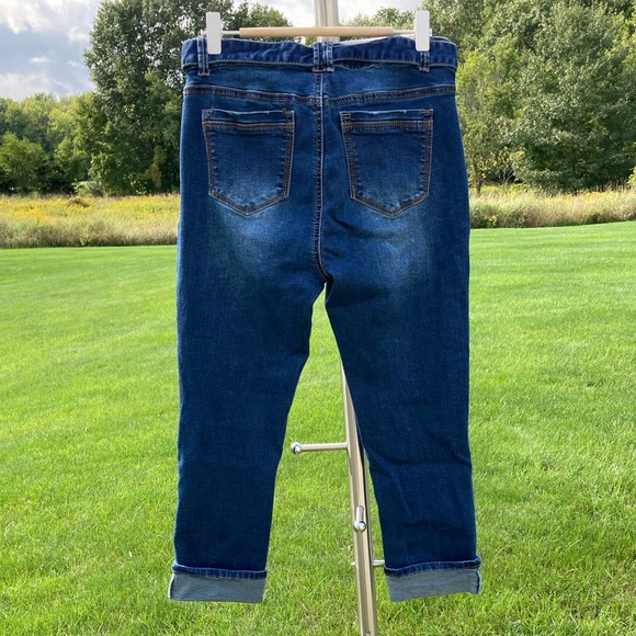 H&H by Harmony & Havoc: Size 6 women’s cuffed ankle jeans w/matching tie belt. - Picture 3 of 9